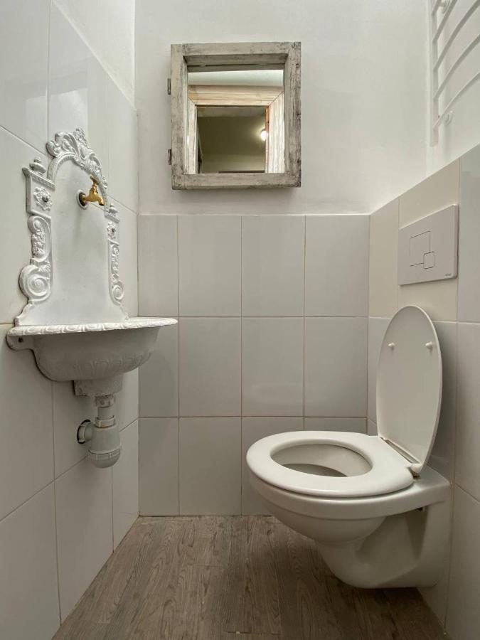 Багатомісні Апартаменти На Арсенальній Lviv Ngoại thất bức ảnh
